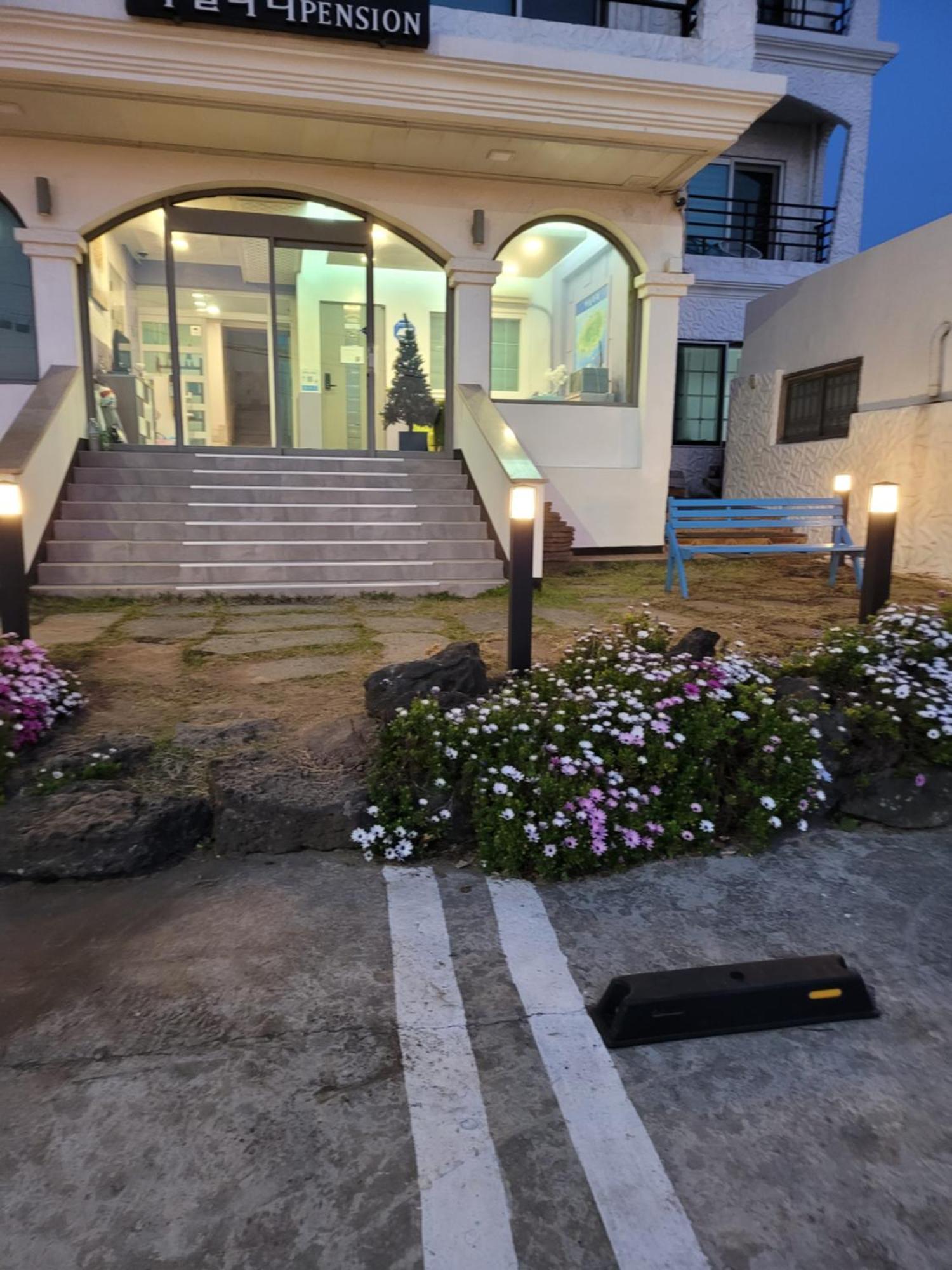 Pension Haneul Tari Чеджудо Экстерьер фото